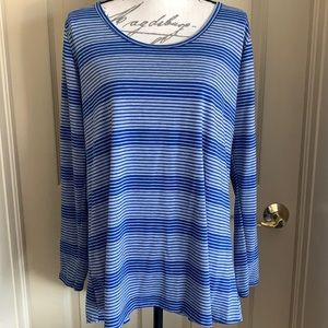 EUC LuLaRoe Lynnae Top